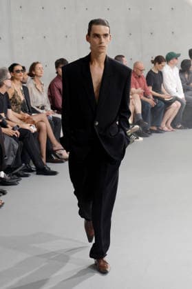 (260623) -- PARIS, June 23, 2026 -- A model presents a creation from the menswear Spring Summer 2027 collections by Saint Laurent during the Men Paris Fashion Week, in Paris, France, on June 23, 2026. (MeetEurope Handout via Xinhua) FRANCE-PARIS-MEN FASHION WEEK-YSL WuxHuiwo 