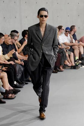 (260623) -- PARIS, June 23, 2026 -- A model presents a creation from the menswear Spring Summer 2027 collections by Saint Laurent during the Men Paris Fashion Week, in Paris, France, on June 23, 2026. (MeetEurope Handout via Xinhua) FRANCE-PARIS-MEN FASHION WEEK-YSL WuxHuiwo 