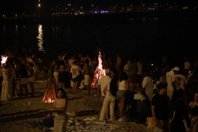 A Coruna Celebration of the traditional San Juan bonfires in A Coruna XXXX during the lighting of the traditional bonfires on the night of San Juan, June 23, 2026, in A Coruna, Galicia, Spain. This iconic A Coruna Celebration of the traditional San Juan bonfires in A Coruna XXXX during the lighting of the traditional bonfires on the night of San Juan, June 23, 2026, in A Coruna, Galicia, Spain. This iconic popular festival, designated a Festival of International Tourist Interest, brings together thousands of locals and visitors to light hundreds of bonfires and celebrate the magical night of the summer solstice, filling the city’s neighborhoods and main beaches with fire, tradition, music, and grilled sardines the neighborhoods and main be  Copyright: xM.xDylanx 7618432