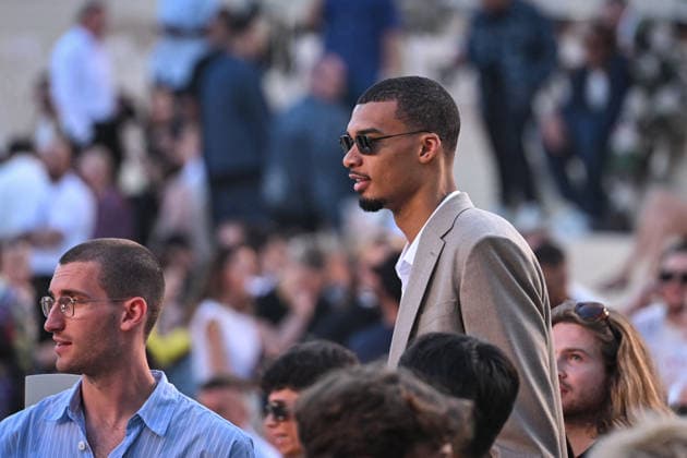 PFW - Louis Vuitton Runway in Paris FA French basketball player Victor Wembanyama attends the Spring Summer 2027 collection by US designer Pharrell Williams for Louis Vuitton during the Paris Fashion Week, on June 23, 2026. Photo by Firas Abdullah ABACAPRESS.COM Paris Ile-de-France France  Copyright: xAbdullahxFiras ABACAx