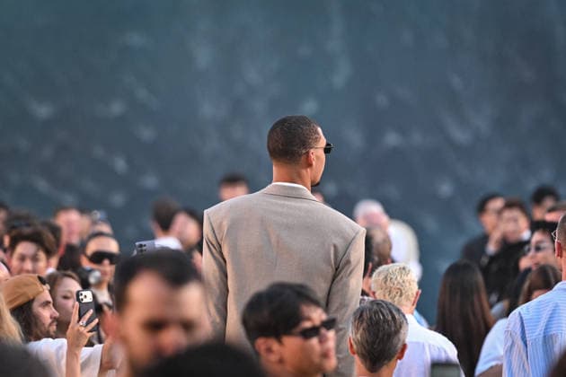 PFW - Louis Vuitton Runway in Paris FA French basketball player Victor Wembanyama attends the Spring Summer 2027 collection by US designer Pharrell Williams for Louis Vuitton during the Paris Fashion Week, on June 23, 2026. Photo by Firas Abdullah ABACAPRESS.COM Paris Ile-de-France France  Copyright: xAbdullahxFiras ABACAx
