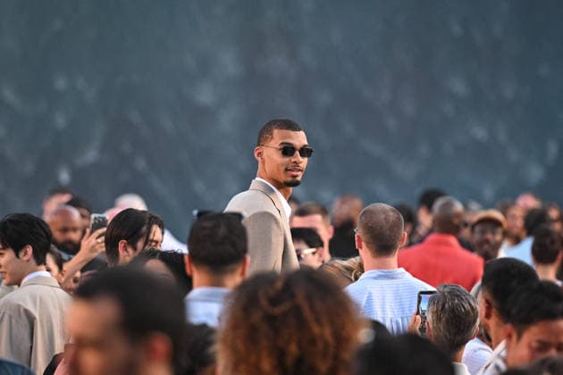 PFW - Louis Vuitton Runway in Paris FA French basketball player Victor Wembanyama attends the Spring Summer 2027 collection by US designer Pharrell Williams for Louis Vuitton during the Paris Fashion Week, on June 23, 2026. Photo by Firas Abdullah ABACAPRESS.COM Paris Ile-de-France France  Copyright: xAbdullahxFiras ABACAx