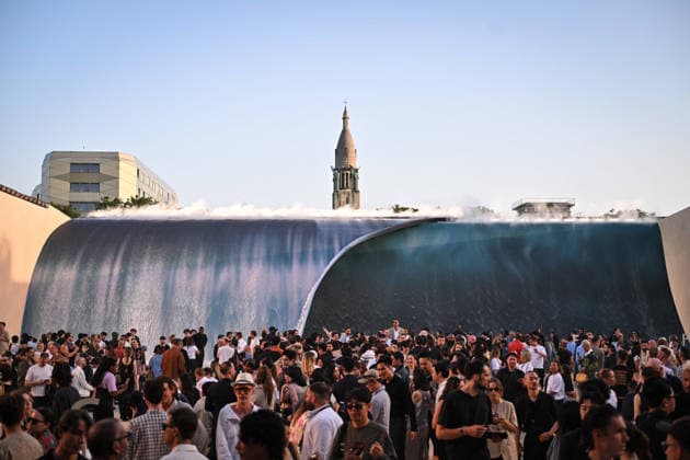 PFW - Louis Vuitton Runway in Paris FA Attendees arrive for the Spring Summer 2027 collection by US designer Pharrell Williams for Louis Vuitton during the Paris Fashion Week, on June 23, 2026. Photo by Firas Abdullah ABACAPRESS.COM Paris Ile-de-France France  Copyright: xAbdullahxFiras ABACAx