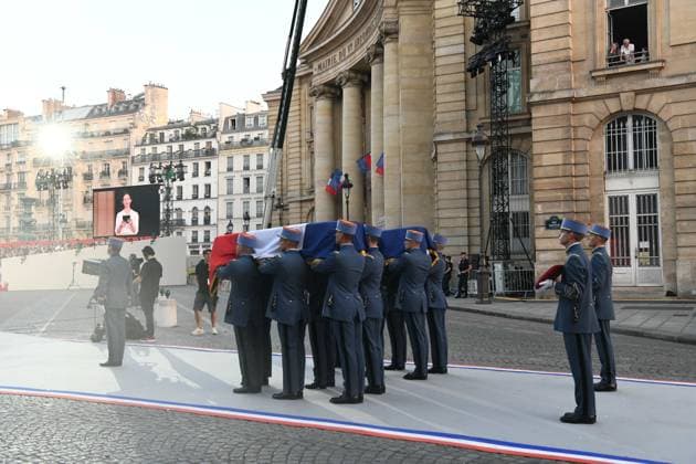 PARIS, FRANCE - JUNE 23: Soldiers carry the cenotaphs of the late historian and resistance fighter Marc Bloch and his wife Simonne Vidal during their induction ceremony at the Pantheon on June 23, 2026 in Paris, France. French Resistance fighter and pioneering historian Marc Bloch entered France s Pantheon on June 23, becoming the first historian to receive one of the nation s highest honors.  Copyright: xChinaxNewsxServicex 111650080549