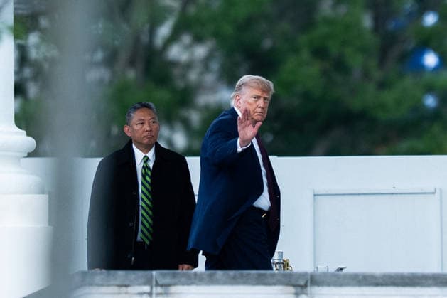 Donald Trump Returns To The White House - DC US President Donald Trump returns to the White House North Portico in Washington, DC, USA on June 23, 2026. Photo by Allison Robbert Pool ABACAPRESS.COM Washington United States  Copyright: xPool ABACAx
