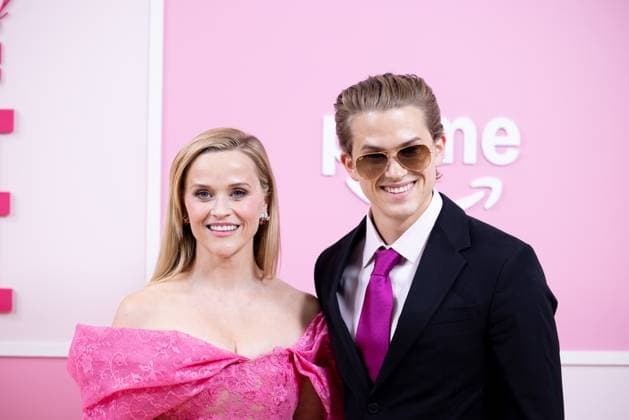 Reese Witherspoon, Deacon Reese Phillippe at arrivals for ELLE Series World Premiere, SVA (School for the Visual Arts) Theatre, New York, NY, June 23, 2026. Photo By: Ryan Billings Everett Collection ELLE Series World Premiere PUBLICATIONXNOTxINxCANxCHNxFRAxITAxJPNxNORxPOLxRUSxESPxUKxUSA