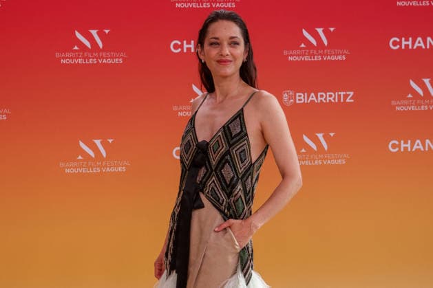 Marion Cotillard at the Théâtre de la Gare du Midi during the opening ceremony of the 2026 Biarritz International Film Festival Nouvelles Vagues, on June 23, 2026. Jean Marc Lhomer, Bestimage. Photocall before the opening ceremony of the Biarritz International Film Festival – Nouvelles Vagues 2026 at the Théâtre de la Gare du Midi in Biarritz on June 23, 2026, Biarritz, France,detected_source_language  Copyright: xJean-MarcxLhomerx xBestimagexJean-MarcxLhomerx xBestimagex