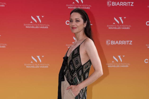 Marion Cotillard at the Théâtre de la Gare du Midi during the opening ceremony of the 2026 Biarritz International Film Festival Nouvelles Vagues, on June 23, 2026. Jean Marc Lhomer, Bestimage. Photocall before the opening ceremony of the Biarritz International Film Festival – Nouvelles Vagues 2026 at the Théâtre de la Gare du Midi in Biarritz on June 23, 2026, Biarritz, France,detected_source_language  Copyright: xJean-MarcxLhomerx xBestimagexJean-MarcxLhomerx xBestimagex