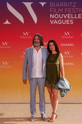 Frédéric Beigbeder and his wife Lara Micheli at the Théâtre de la Gare du Midi during the opening ceremony of the 2026 Biarritz International Film Festival – Nouvelles Vagues, June 23, 2026 Jean Marc Lhomer Bestimage Photocall before the opening ceremony of the Biarritz International Film Festival – Nouvelles Vagues 2026 at the Théâtre de la Gare du Midi in Biarritz on June 23, 2026, Biarritz, France,detected_source_language  Copyright: xJean-MarcxLhomerx xBestimagexJean-MarcxLhomerx xBestimagex