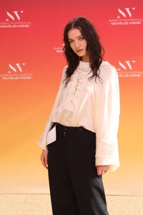 Esmé Creed Miles, a member of the jury, at the Théâtre de la Gare du Midi during the opening ceremony of the 2026 Biarritz International Film Festival – Nouvelles Vagues, June 23, 2026 Jean Marc Lhomer Bestimage Photocall before the opening ceremony of the Biarritz International Film Festival – Nouvelles Vagues 2026 at the Théâtre de la Gare du Midi in Biarritz on June 23, 2026, Biarritz, France,detected_source_language  Copyright: xJean-MarcxLhomerx xBestimagexJean-MarcxLhomerx xBestimagex