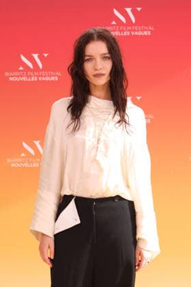 Esmé Creed Miles, a member of the jury, at the Théâtre de la Gare du Midi during the opening ceremony of the 2026 Biarritz International Film Festival – Nouvelles Vagues, June 23, 2026 Jean Marc Lhomer Bestimage Photocall before the opening ceremony of the Biarritz International Film Festival – Nouvelles Vagues 2026 at the Théâtre de la Gare du Midi in Biarritz on June 23, 2026, Biarritz, France,detected_source_language  Copyright: xJean-MarcxLhomerx xBestimagexJean-MarcxLhomerx xBestimagex