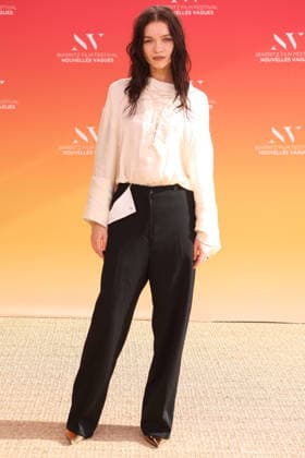 Esmé Creed Miles, a member of the jury, at the Théâtre de la Gare du Midi during the opening ceremony of the 2026 Biarritz International Film Festival – Nouvelles Vagues, June 23, 2026 Jean Marc Lhomer Bestimage Photocall before the opening ceremony of the Biarritz International Film Festival – Nouvelles Vagues 2026 at the Théâtre de la Gare du Midi in Biarritz on June 23, 2026, Biarritz, France,detected_source_language  Copyright: xJean-MarcxLhomerx xBestimagexJean-MarcxLhomerx xBestimagex