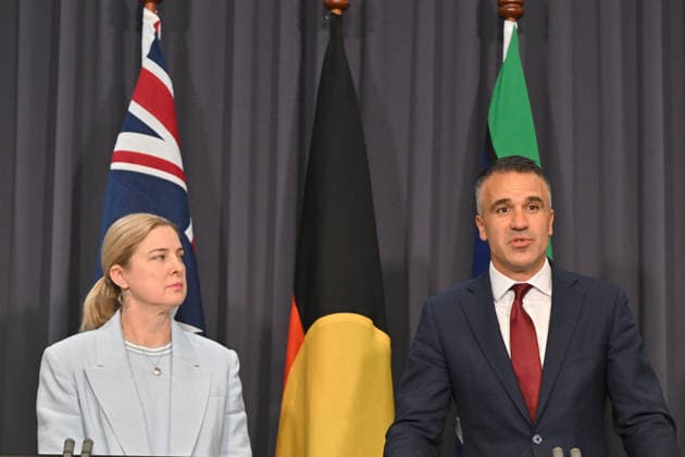 JULIE COLLINS BIRD FLU PRESSER, Minister for Agriculture Julie Collins and South Australia™s Premier Peter Malinauskas speak to journalists at a press conference at Parliament House in Canberra, Wednesday, June 24, 2026. ( NO ARCHIVING CANBERRA AUSTRALIAN CAPITAL TERRITORY AUSTRALIA  Copyright: xMICKxTSIKASx 20260624139635325200