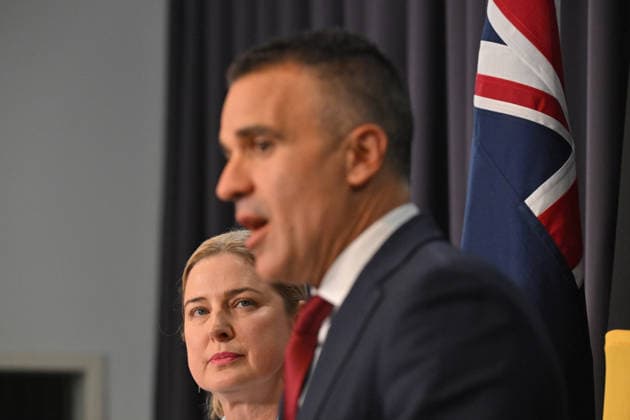 JULIE COLLINS BIRD FLU PRESSER, Minister for Agriculture Julie Collins and South Australia™s Premier Peter Malinauskas speak to journalists at a press conference at Parliament House in Canberra, Wednesday, June 24, 2026. ( NO ARCHIVING CANBERRA AUSTRALIAN CAPITAL TERRITORY AUSTRALIA  Copyright: xMICKxTSIKASx 20260624171212029200