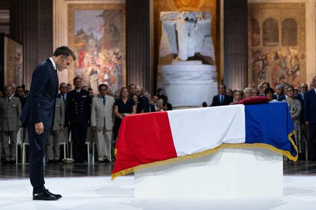 President Emmanuel Macron and his wife Brigitte Macron at the induction ceremony for Marc Bloch and Simonne Vidal at the Panthéon in Paris on June 23, 2026. Jeanne Accorsini Pool Bestimage French President Emmanuel Macron pays tribute in front of two flag-draped cenotaphs of the late historian and Resistance fighter Marc Bloch and his wife Simonne Bloch during the Panthéon induction ceremony at the Panthéon in Paris, France, on June 23, 2026 ACCORSINIJEANNE BLOCH 003 Credit Jeanne Accorsini SIPA 2606240117 Paris, France,detected_source_language  Copyright: xJeannexAccorsinix xPoolx xBestimagexJeannexAccorsinix xPoolx xBestimagex