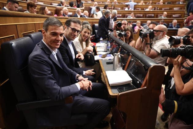 Sánchez and Feijóo Clash in Congress Amid a Full-Blown Showdown Over Corruption and Calls for Elections I D Prime Minister Pedro Sánchez, First Vice President and Minister of Economy, Trade, and Business Carlos Cuerpo, and Second Vice President and Minister of Labor and Social Economy, Yolanda Díaz, during a plenary session in the Congress of Deputies on June 24, 2026, in Madrid, Spain. The Prime Minister appears before the Lower House to report on the political situation following developments in the investigations involving his wife, the Leire case, and former Prime Minister Zapatero, as well as the Supreme Court’s conviction of former Minister Ábalos, his advisor, Koldo, and businessman Víctor de Aldama. JUNE 24, 2026, Madrid, Spain,d  Copyright: xEduardoxParrax 7618656