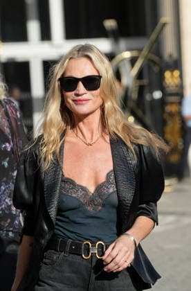 Kate Moss at the Saint Laurent Mens Spring Summer 2027 fashion show at the Bourse du Commerce in Paris on June 23, 2026. Anne Sophie Guebey, Bestimage. Celebrities at the Saint Laurent Mens Spring Summer 2027 fashion show at the Bourse du Commerce in Paris on June 23, 2026, Paris, France,detected_source_language  Copyright: xAnne-SophiexGuebeyx xBestimagexAnne-SophiexGuebeyx xBestimagex