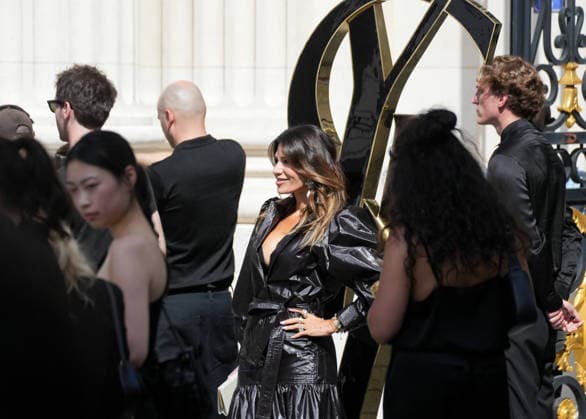 Loren Ridinger at the Saint Laurent Mens Spring Summer 2027 fashion show at the Bourse du Commerce in Paris on June 23, 2026. Anne Sophie Guebey, Bestimage. Celebrities at the Saint Laurent Mens Spring Summer 2027 fashion show at the Bourse du Commerce in Paris on June 23, 2026, Paris, France,detected_source_language  Copyright: xAnne-SophiexGuebeyx xBestimagexAnne-SophiexGuebeyx xBestimagex