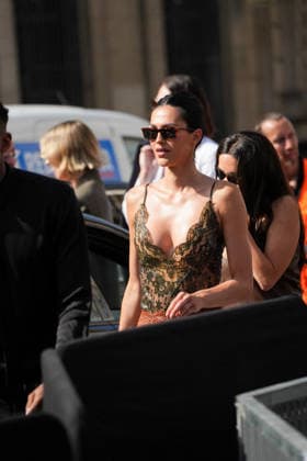 Amelia Gray at the Saint Laurent Mens Spring Summer 2027 fashion show at the Bourse du Commerce in Paris on June 23, 2026. Anne Sophie Guebey, Bestimage. Celebrities at the Saint Laurent Mens Spring Summer 2027 fashion show at the Bourse du Commerce in Paris on June 23, 2026, Paris, France,detected_source_language  Copyright: xAnne-SophiexGuebeyx xBestimagexAnne-SophiexGuebeyx xBestimagex