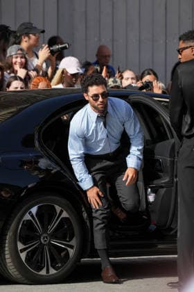 Robbie Graham Kuntz at the Saint Laurent Mens Spring Summer 2027 fashion show at the Bourse du Commerce in Paris on June 23, 2026. Anne Sophie Guebey, Bestimage. Celebrities at the Saint Laurent Mens Spring Summer 2027 fashion show at the Bourse du Commerce in Paris on June 23, 2026, Paris, France,detected_source_language  Copyright: xAnne-SophiexGuebeyx xBestimagexAnne-SophiexGuebeyx xBestimagex