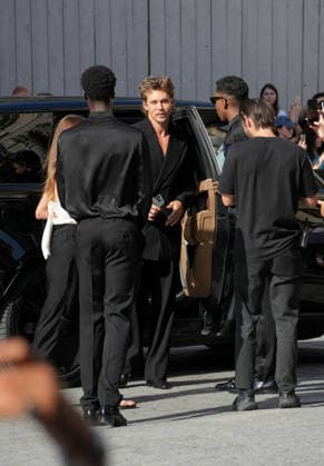 Austin Butler at the Saint Laurent Mens Spring Summer 2027 fashion show at the Bourse du Commerce in Paris on June 23, 2026. Anne Sophie Guebey, Bestimage. Celebrities at the Saint Laurent Mens Spring Summer 2027 fashion show at the Bourse du Commerce in Paris on June 23, 2026, Paris, France,detected_source_language  Copyright: xAnne-SophiexGuebeyx xBestimagexAnne-SophiexGuebeyx xBestimagex
