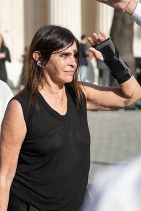 Carine Roitfeld at the Saint Laurent Mens Spring Summer 2027 fashion show at the Bourse du Commerce in Paris on June 23, 2026. Anne Sophie Guebey, Bestimage. Celebrities at the Saint Laurent Mens Spring Summer 2027 fashion show at the Bourse du Commerce in Paris on June 23, 2026, Paris, France,detected_source_language  Copyright: xAnne-SophiexGuebeyx xBestimagexAnne-SophiexGuebeyx xBestimagex