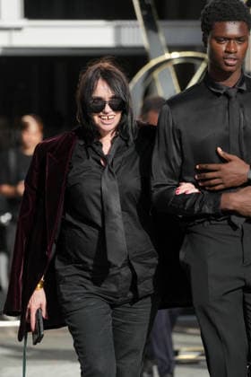 Béatrice Dalle at the Saint Laurent Mens Spring Summer 2027 fashion show at the Bourse du Commerce in Paris on June 23, 2026. Anne Sophie Guebey, Bestimage. Celebrities at the Saint Laurent Mens Spring Summer 2027 fashion show at the Bourse du Commerce in Paris on June 23, 2026, Paris, France,detected_source_language  Copyright: xAnne-SophiexGuebeyx xBestimagexAnne-SophiexGuebeyx xBestimagex