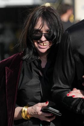 Béatrice Dalle at the Saint Laurent Mens Spring Summer 2027 fashion show at the Bourse du Commerce in Paris on June 23, 2026. Anne Sophie Guebey, Bestimage. Celebrities at the Saint Laurent Mens Spring Summer 2027 fashion show at the Bourse du Commerce in Paris on June 23, 2026, Paris, France,detected_source_language  Copyright: xAnne-SophiexGuebeyx xBestimagexAnne-SophiexGuebeyx xBestimagex