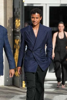 Jaafar Jackson at the Saint Laurent Mens Spring Summer 2027 fashion show at the Bourse du Commerce in Paris on June 23, 2026. Anne Sophie Guebey, Bestimage. Celebrities at the Saint Laurent Mens Spring Summer 2027 fashion show at the Bourse du Commerce in Paris on June 23, 2026, Paris, France,detected_source_language  Copyright: xAnne-SophiexGuebeyx xBestimagexAnne-SophiexGuebeyx xBestimagex