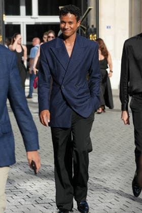 Jaafar Jackson at the Saint Laurent Mens Spring Summer 2027 fashion show at the Bourse du Commerce in Paris on June 23, 2026. Anne Sophie Guebey, Bestimage. Celebrities at the Saint Laurent Mens Spring Summer 2027 fashion show at the Bourse du Commerce in Paris on June 23, 2026, Paris, France,detected_source_language  Copyright: xAnne-SophiexGuebeyx xBestimagexAnne-SophiexGuebeyx xBestimagex