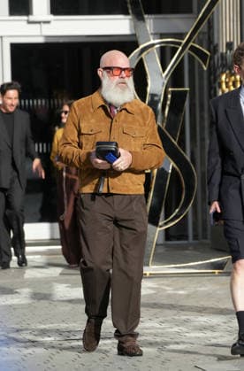 Michael Stipe at the Saint Laurent Mens Spring Summer 2027 fashion show at the Bourse du Commerce in Paris on June 23, 2026. Anne Sophie Guebey, Bestimage. Celebrities at the Saint Laurent Mens Spring Summer 2027 fashion show at the Bourse du Commerce in Paris on June 23, 2026, Paris, France,detected_source_language  Copyright: xAnne-SophiexGuebeyx xBestimagexAnne-SophiexGuebeyx xBestimagex