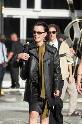 Debi Mazar at the Saint Laurent Mens Spring Summer 2027 fashion show at the Bourse du Commerce in Paris on June 23, 2026. Anne Sophie Guebey, Bestimage. Celebrities at the Saint Laurent Mens Spring Summer 2027 fashion show at the Bourse du Commerce in Paris on June 23, 2026, Paris, France,detected_source_language  Copyright: xAnne-SophiexGuebeyx xBestimagexAnne-SophiexGuebeyx xBestimagex