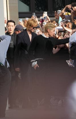 Martin Edwards, James Zhao, members of the band Cortis at the Saint Laurent Men’s Spring Summer 2027 fashion show at the Bourse du Commerce in Paris on June 23, 2026. Anne Sophie Guebey, Bestimage. Celebrities at the Saint Laurent Men’s Spring Summer 2027 fashion show at the Bourse du Commerce in Paris on June 23, 2026, Paris, France,detected_source_language  Copyright: xAnne-SophiexGuebeyx xBestimagexAnne-SophiexGuebeyx xBestimagex