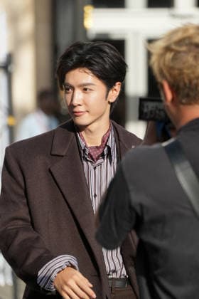 Chen Zheyuan at the Saint Laurent Mens Spring Summer 2027 fashion show at the Bourse du Commerce in Paris on June 23, 2026. Anne Sophie Guebey, Bestimage. Celebrities at the Saint Laurent Mens Spring Summer 2027 fashion show at the Bourse du Commerce in Paris on June 23, 2026, Paris, France,detected_source_language  Copyright: xAnne-SophiexGuebeyx xBestimagexAnne-SophiexGuebeyx xBestimagex