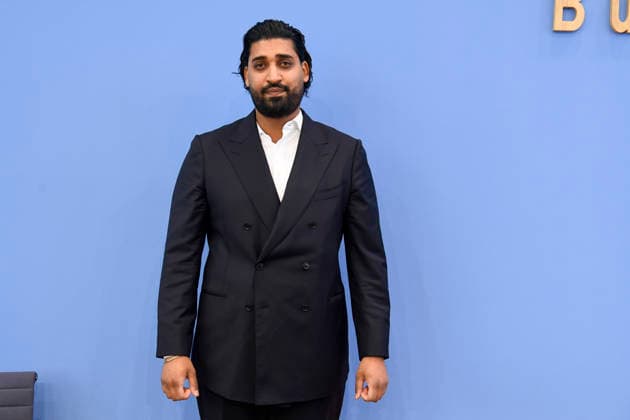 ABB BPK- Said Etris Hashemi, Autor, Initiative 19. Februar Hanau, Bundesvorsitzender des Verbandes binationaler Familien und Partnerschaften bei der Veroeffentlichung des Berichts Vorstellung des zivilgesellschaftlichen Lagebildes antimuslimischer Rassismus und Fallzahlen 2025 auf der BPK Bundespressekonferenz am 24.06.2026 in Berlin Berlin Deutschland *** ABB BPK Said Etris Hashemi, author, February 19 Hanau Initiative, Federal Chair of the Association of Binational Families and Partnerships, at the publication of the report Presentation of the Civil Society Assessment of Anti-Muslim Racism and Case Statistics for 2025 at the BPK Federal Press Conference on June 24, 2026, in Berlin, Germany,detected_source_language