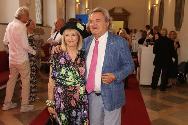 Patricia Riekel und Helmut Markwort bei der 25. Verleihung des Friedenspreises des Deutschen Films Die Brücke im Cuvillies Theater. München, 23.06.2026 *** Patricia Riekel and Helmut Markwort at the 25th presentation of the German Film Peace Prize Die Brücke at the Cuvillies Theater in Munich, June 23, 2026,detected_source_language Copyright: xAgenturxMatthiasxWehnertx xM.xGränzdörferx