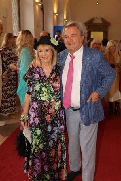 Patricia Riekel und Helmut Markwort bei der 25. Verleihung des Friedenspreises des Deutschen Films Die Brücke im Cuvillies Theater. München, 23.06.2026 *** Patricia Riekel and Helmut Markwort at the 25th presentation of the German Film Peace Prize Die Brücke at the Cuvillies Theater in Munich, June 23, 2026,detected_source_language Copyright: xAgenturxMatthiasxWehnertx xM.xGränzdörferx