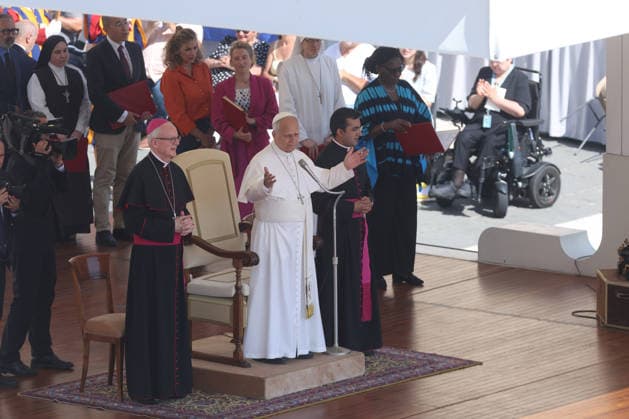 IPA86002973 - Vatican City - Italy, June 24, 2026: Pope Leo XIV presides over the Wednesday General Audience in St. Peter™s Square. This morning, thousands of faithful and pilgrims from around the world gathered in St. Peter™s Square to attend the Wednesday General Audience with Pope Leo XIV. It was a moment of prayer, listening, and fellowship that filled the square with hope, reflection, and joy.  Copyright: xmarcoxiacobuccix xmarcoxiacobuccix 86002973