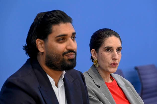 ABB BPK- Said Etris Hashemi, Autor, Initiative 19. Februar Hanau, Bundesvorsitzender des Verbandes binationaler Familien Partnerschaften Rima Hanano, Co-Geschäftsführerin von CLAIM bei der Veroeffentlichung des Berichts Vorstellung des zivilgesellschaftlichen Lagebildes antimuslimischer Rassismus und Fallzahlen 2025 auf der BPK Bundespressekonferenz am 24.06.2026 in Berlin Berlin Deutschland *** ABB BPK Said Etris Hashemi, author, February 19 Hanau Initiative; Rima Hanano, Federal Chair of the Association of Binational Family Partnerships; Co-Executive Director of CLAIM, at the release of the report Overview of Anti-Muslim Racism in Civil Society and Case Statistics for 2025 at the BPK Federal Press Conference on June 24, 2026, in Berl