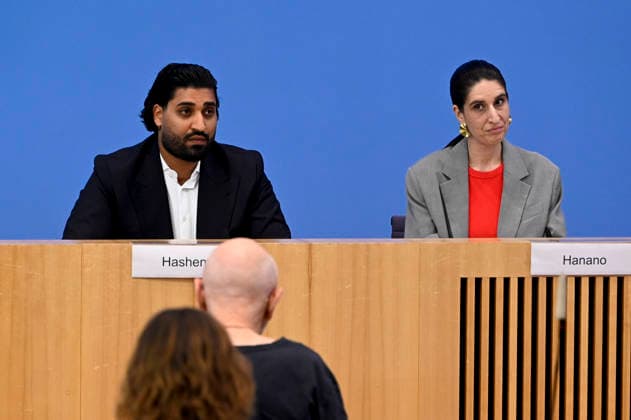 ABB BPK- Said Etris Hashemi, Autor, Initiative 19. Februar Hanau, Bundesvorsitzender des Verbandes binationaler Familien Partnerschaften Rima Hanano, Co-Geschäftsführerin von CLAIM bei der Veroeffentlichung des Berichts Vorstellung des zivilgesellschaftlichen Lagebildes antimuslimischer Rassismus und Fallzahlen 2025 auf der BPK Bundespressekonferenz am 24.06.2026 in Berlin Berlin Deutschland *** ABB BPK Said Etris Hashemi, author, February 19 Hanau Initiative; Rima Hanano, Federal Chair of the Association of Binational Family Partnerships; Co-Executive Director of CLAIM, at the release of the report Overview of Anti-Muslim Racism in Civil Society and Case Statistics for 2025 at the BPK Federal Press Conference on June 24, 2026, in Berl