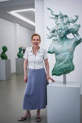 Künstlerin Margarete Adler ** NUR FÜR REDAKTIONELLE ZWECKE ** EDITORIAL USE ONLY **<p>Künstlerin Margarete Adler in der Galerie AOA;87 in der Sophienstraße fotografiert am 23.06.2026 in Berlin. Berlin Berlin Berlin Copyright: MaurizioxGambarini *** Artist Margarete Adler FOR EDITORIAL USE ONLY EDITORIAL USE ONLY p Artist Margarete Adler photographed at Galerie AOA 87 on Sophienstraße on June 23, 2026, in Berlin Berlin Berlin Berlin Copyright MaurizioxGambarini,detected_source_language Copyright: MaurizioxGambarini doc86fc1riruswbdljsnd8 ,EDITORIAL USE ONLY