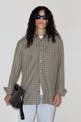 070 Shake Photocall from the Dior Mens Spring Summer 2027 Ready-to-Wear show during Paris Fashion Week on June 24, 2026 Olivier Borde Bestimage Celebs at the Dior Mens Spring Summer 2027 Ready-to-Wear show during Paris Fashion Week on June 24, 2026, Paris, France,detected_source_language  Copyright: xOLIVIERxBORDEx xBESTIMAGExOLIVIERxBORDEx xBESTIMAGEx