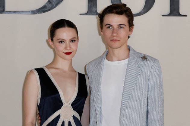 Sam Nivola and Iris Apatow at the photocall for the Dior Men’s Spring Summer 2027 Ready-to-Wear show during Paris Fashion Week on June 24, 2026. Olivier Borde, Bestimage. Celebrities at the Dior Men’s Spring Summer 2027 Ready-to-Wear show during Paris Fashion Week on June 24, 2026, Paris, France,detected_source_language  Copyright: xOLIVIERxBORDEx xBESTIMAGExOLIVIERxBORDEx xBESTIMAGEx