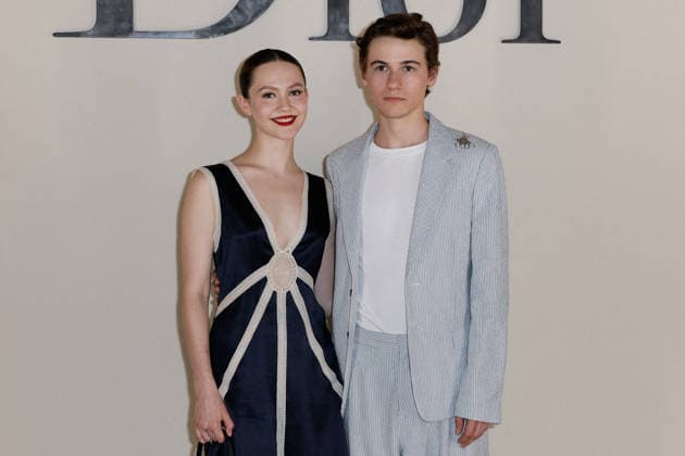 Sam Nivola and Iris Apatow at the photocall for the Dior Men’s Spring Summer 2027 Ready-to-Wear show during Paris Fashion Week on June 24, 2026. Olivier Borde, Bestimage. Celebrities at the Dior Men’s Spring Summer 2027 Ready-to-Wear show during Paris Fashion Week on June 24, 2026, Paris, France,detected_source_language  Copyright: xOLIVIERxBORDEx xBESTIMAGExOLIVIERxBORDEx xBESTIMAGEx
