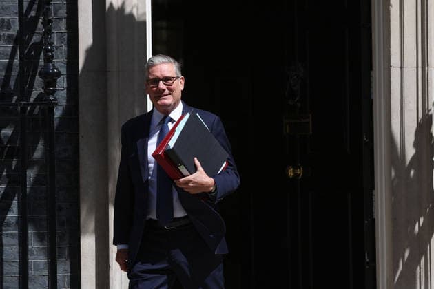 June 24, 2026, London, England, United Kingdom: British Prime Minister Sir Keir Starmer departs 10 Downing Street for the House of Commons to attend the Prime Minister s Questions. London United Kingdom  - ZUMAa279 20260624_zsp_a279_007 Copyright: xZeynepxDemirxAslimx