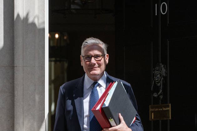 June 24, 2026, London, England, United Kingdom: UK Prime Minister KEIR STARMER departs 10 Downing Street in central London ahead of Prime Minister s Questions in the House of Commons. London United Kingdom  - ZUMAk172 20260624_zip_k172_004 Copyright: xThomasxKrychx