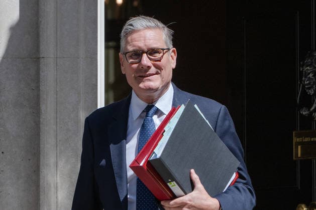 June 24, 2026, London, England, United Kingdom: UK Prime Minister KEIR STARMER departs 10 Downing Street in central London ahead of Prime Minister s Questions in the House of Commons. London United Kingdom - ZUMAk172 20260624_zip_k172_009 Copyright: xThomasxKrychx