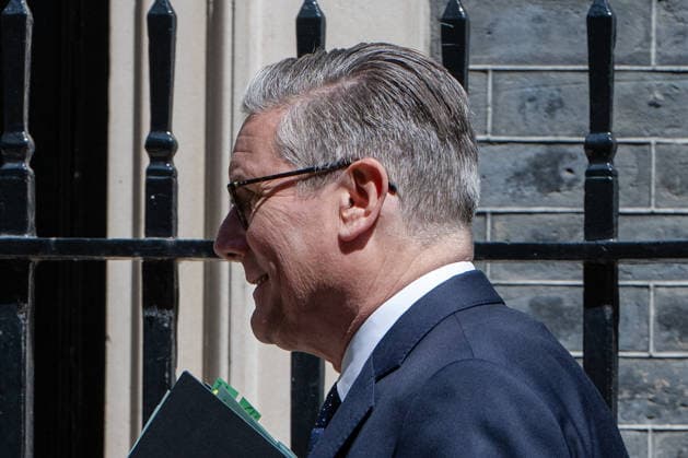 June 24, 2026, London, England, United Kingdom: UK Prime Minister KEIR STARMER departs 10 Downing Street in central London ahead of Prime Minister s Questions in the House of Commons. London United Kingdom  - ZUMAk172 20260624_zip_k172_012 Copyright: xThomasxKrychx