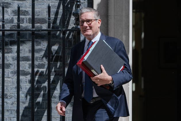 June 24, 2026, London, England, United Kingdom: UK Prime Minister KEIR STARMER departs 10 Downing Street in central London ahead of Prime Minister s Questions in the House of Commons. London United Kingdom - ZUMAk172 20260624_zip_k172_011 Copyright: xThomasxKrychx