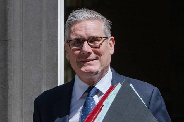 June 24, 2026, London, England, United Kingdom: UK Prime Minister KEIR STARMER departs 10 Downing Street in central London ahead of Prime Minister s Questions in the House of Commons. London United Kingdom - ZUMAk172 20260624_zip_k172_010 Copyright: xThomasxKrychx